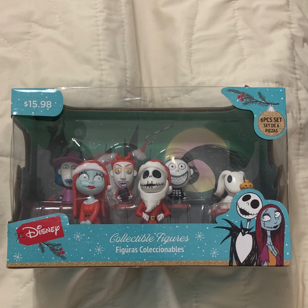 Disney  Tim Burton’s  THE NIGHTMARE BEFORE CHRISTMAS Collectible Figures